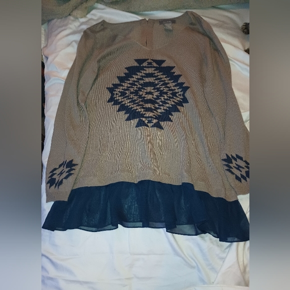 Women's Su & Lola Sweater - Picture 3 of 8